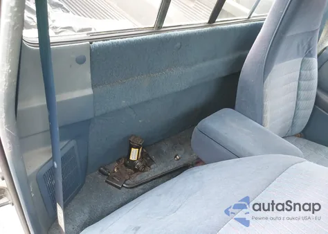 1993 Ford Ranger z USA, uszkodzony, nr VIN 1FTCR10U4PPB83738